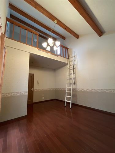 2階洋室約10帖です。