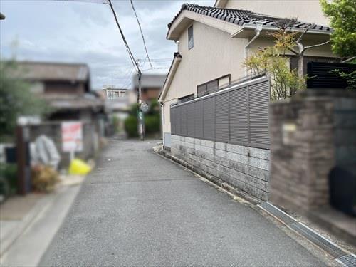 西側前面道路です。