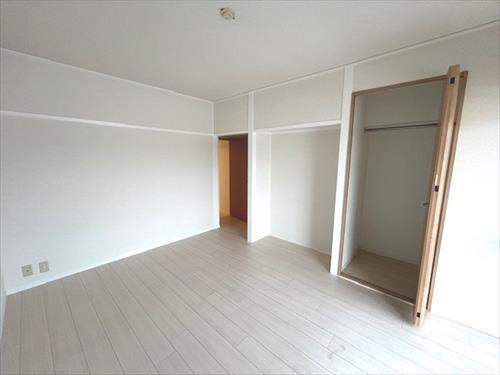 南側洋室6帖です。