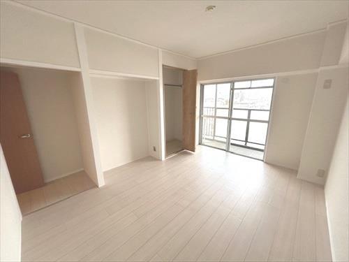 南側洋室6帖です。