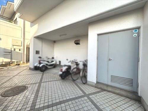 バイク置き場
