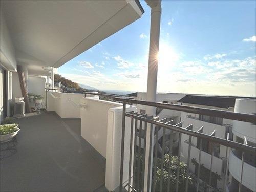 西側バルコニーです。