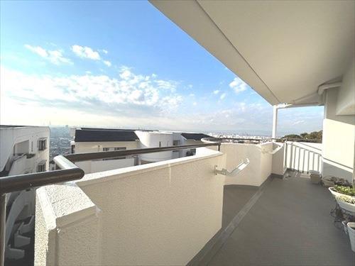 西側バルコニーです。