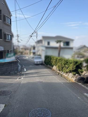 前面道路です。 前面道路です。