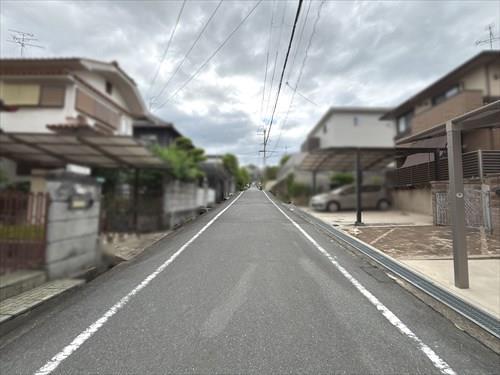 南西側道路です。