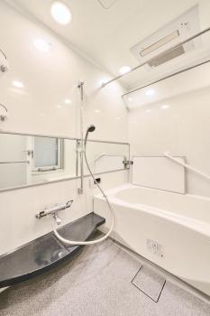 浴室換気乾燥暖房機付きユニットバス（家具・什器等は販売価格へ含まれません。）