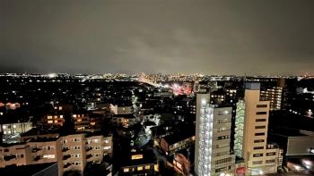 バルコニーからの眺望　夜景も楽しめるお部屋位置です