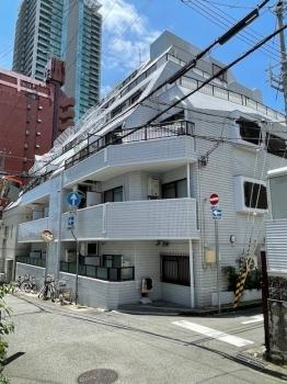 地上6階建ての建物外観です。