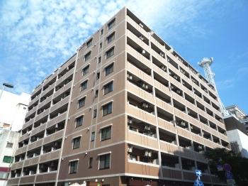 角地に佇む総戸数２２８戸のマンション