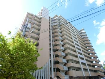 2010年完成・総戸数87戸のマンションです