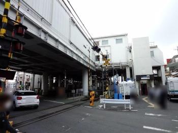 京成本線京成高砂駅まで徒歩11分（約830m）