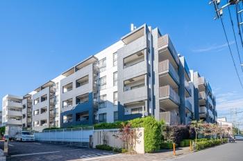 地上５階建ての低層階マンション