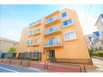 タイル貼りの外観