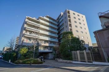 総戸数２９１戸の大規模住宅のマンションです。