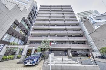 タイル張りの外観