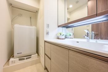 三面鏡収納　シングルレバー混合水栓