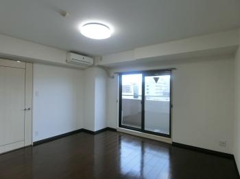 約10.5帖の広さの洋室１