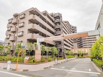 地域に馴染みながらの存在感を放つ外観