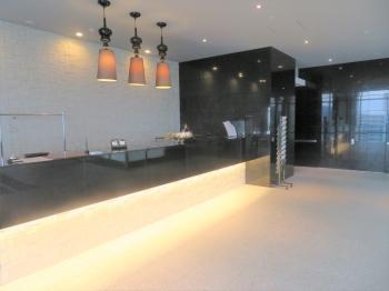 コンシェルジュカウンター、24時間有人管理。