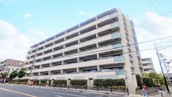 2010年11月築　地上7階建　RC造　総戸数90戸