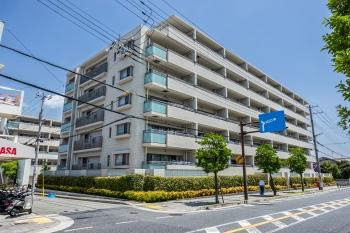 2010年11月築　地上7階建　RC造　総戸数90戸