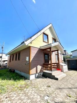 １９９５年８月築　スウェーデンハウス施工　木製トリプルガラスを使用しています。