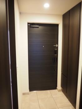 小物も収納できるトールタイプのシューズボックス