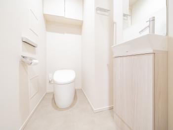 タンクレストイレ、手洗い付き