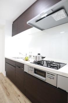 システムキッチン　ビルトイン食器洗浄乾燥機付