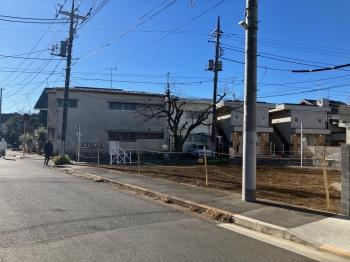 現地東側道路から撮影