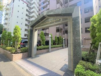 エントランス前