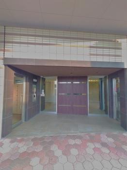 エントランス外観写真