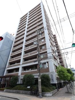地上１５階建てのマンションです