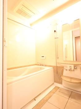 浴室換気乾燥機付きなので、天候や季節に関係なく洗濯可能です