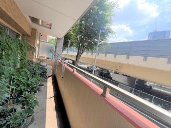 最大奥行２．０ｍ　南西に面したバルコニー