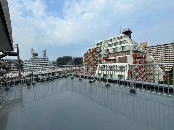 東向き　ルーフテラス