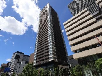 地上39階建て、免震構造のタワーマンションです