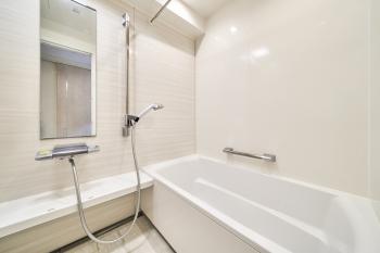 1417サイズの浴室、追い焚き機能・浴室換気乾燥機付き