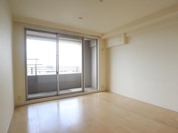 約13.4帖のリビングダイニングキッチンです。