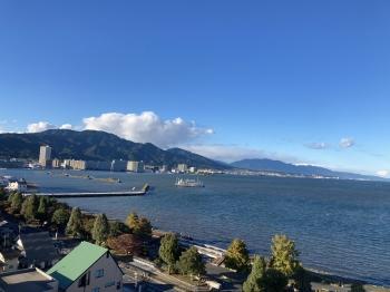 （北東側バルコニーからの眺望）広い空と眺望に包まれる１１階住戸