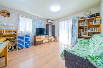 南向きのLDKです。家族の皆様でゆったりとお寛ぎできます。