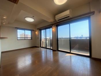 赤ちゃんやペットに安心・安全なあたたかい床暖房付きリビング・ダイニング