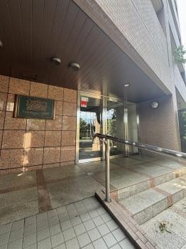 エントランス前