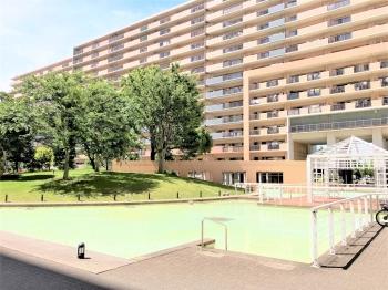 センターガーデン・池