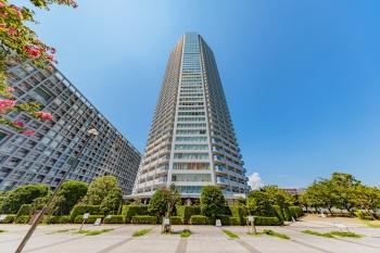 東雲水辺公園から臨む外観