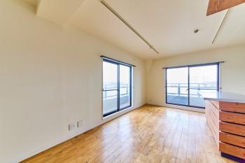 最上階、南東向きの角住戸