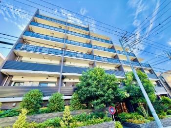 最寄り駅は都営浅草線の馬込駅、マンションから駅までは徒歩9分