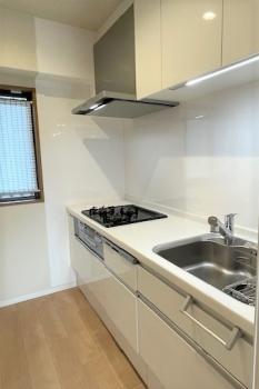 システムキッチンPanasonic製　食器洗乾燥機付き