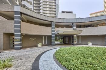 エントランス前アプローチ