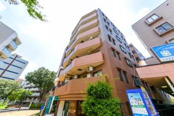 「都筑ふれあいの丘」駅から遊歩道で徒歩1分